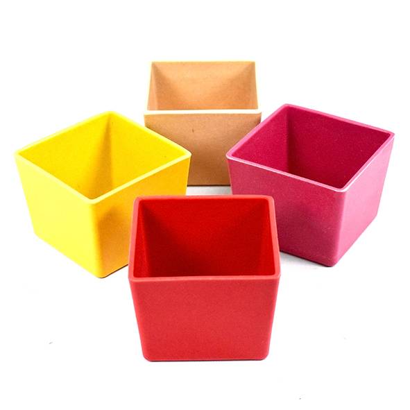 MACETA PLASTICO CUADRADO COL. SURT. 7.5X
